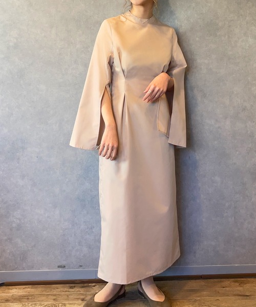 JUNOAH（ジュノア）の「スタンドカラースリットスリーブワンピース（ワンピース・レディース・アイボリー/ブラック/ピンクベージュ・MEDIUM/X-LARGE/LARGE）」の9枚目の写真