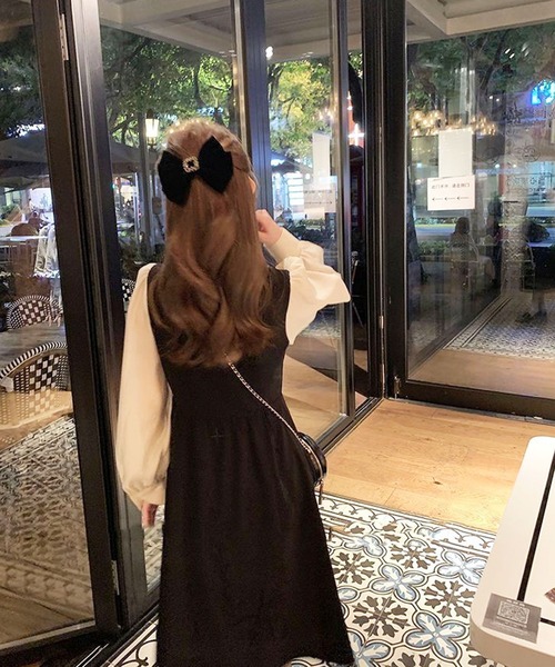 EPICKS（エピックス）の「ゴールドボタンレースロングワンピース（ワンピース・レディース・ブラック・S/M/L）」の2枚目の写真