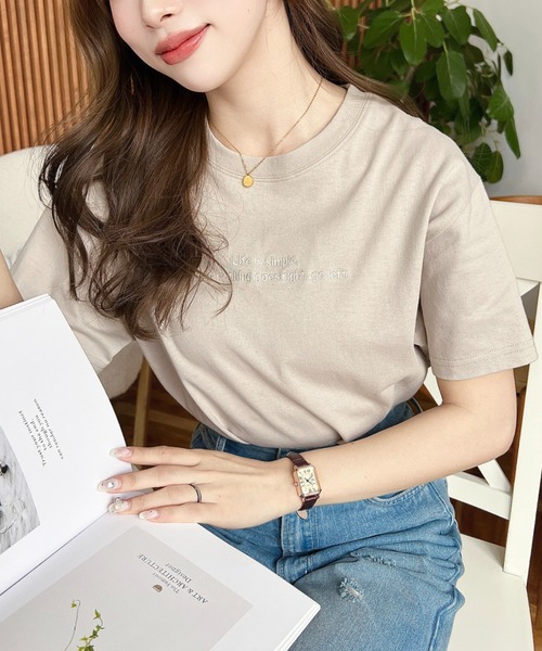 moment+（モーメントプラス）の「ロゴ刺繍半袖Tシャツ（Tシャツ/カットソー・レディース・ブラック/オフホワイト/ピンク/オートミール/チャコールグレー/グレイッシュベージュ/ブルー・M/L）」の5枚目の写真