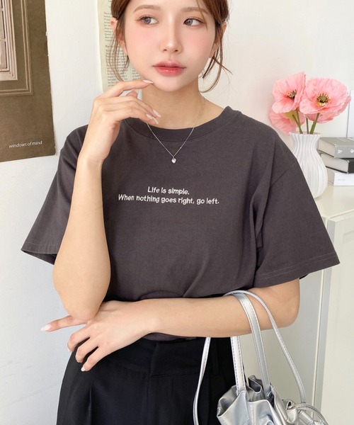 moment+（モーメントプラス）の「ロゴ刺繍半袖Tシャツ（Tシャツ/カットソー・レディース・ブラック/オフホワイト/ピンク/オートミール/チャコールグレー/グレイッシュベージュ/ブルー・M/L）」の20枚目の写真