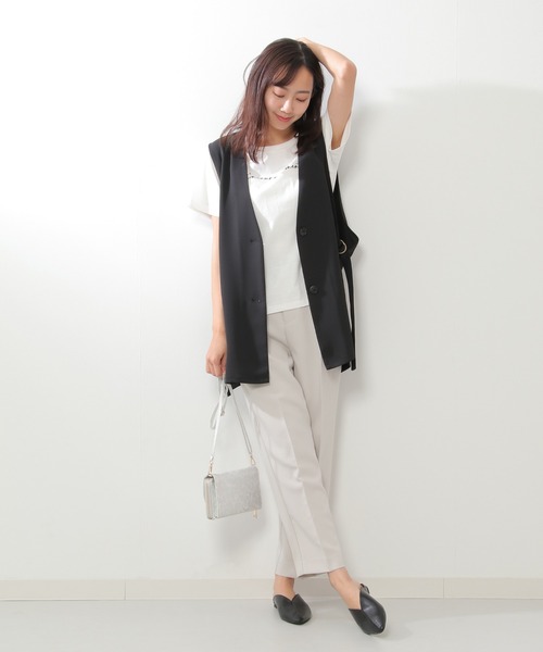 ikka(イッカ)の「ノーカラーサイドスリットジレ(ベスト・レディース・ブラック/ベージュ・S/M/L)」の4枚目の写真