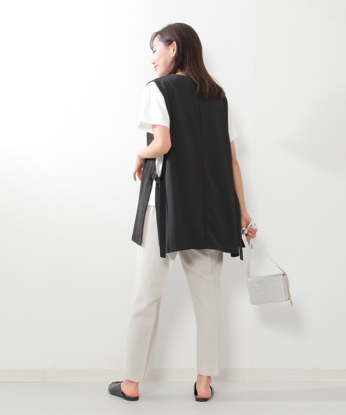 ikka(イッカ)の「ノーカラーサイドスリットジレ(ベスト・レディース・ブラック/ベージュ・S/M/L)」の5枚目の写真