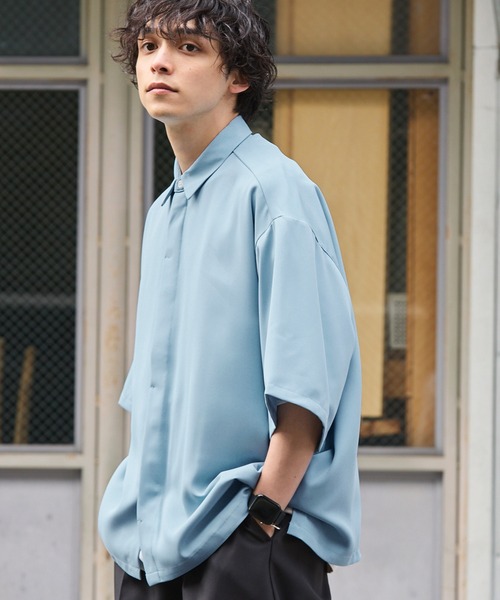 MONO-MART（モノマート）の「綾トロミ オーバーサイズ比翼S/Sシャツ（シャツ/ブラウス・メンズ・モカ/ベージュ/ネイビー/ホワイト/ライトグレー/レッド系/ライトブルー/ブラック/カーキ/ブルーグリーン/グレイッシュブルー/チャコール/ダークネイビー/バーガンディー・M/L）」の8枚目の写真