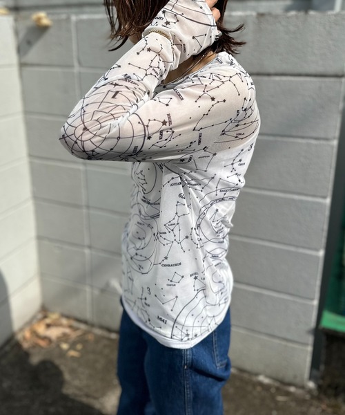 mi via loca(ミヴィアロカ)の「アソート アブストラクト・レオパード・花柄チュールトップス(Tシャツ/カットソー・レディース・ホワイト/ブラック/ブラック系その他/ブルー/ベージュ/ナチュラル/グレー/ブラック系1/ホワイト系1・FREE)」の3枚目の写真