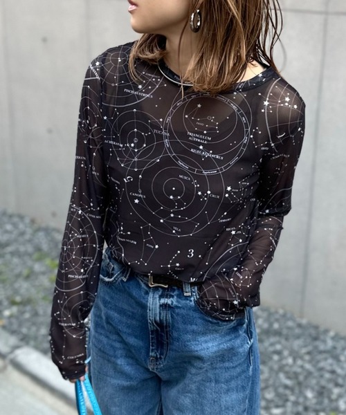 mi via loca(ミヴィアロカ)の「アソート アブストラクト・レオパード・花柄チュールトップス(Tシャツ/カットソー・レディース・ホワイト/ブラック/ブラック系その他/ブルー/ベージュ/ナチュラル/グレー/ブラック系1/ホワイト系1・FREE)」の5枚目の写真