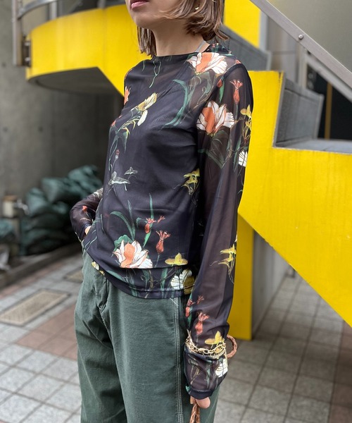mi via loca(ミヴィアロカ)の「アソート アブストラクト・レオパード・花柄チュールトップス(Tシャツ/カットソー・レディース・ホワイト/ブラック/ブラック系その他/ブルー/ベージュ/ナチュラル/グレー/ブラック系1/ホワイト系1・FREE)」の11枚目の写真