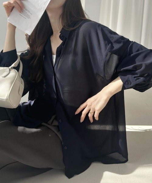 Ada.（エイダ）の「夏に大活躍！【冷房・ 紫外線・日焼け対策】ボリュームスリーブ シアーシャツ（シャツ/ブラウス・レディース・ホワイト/ライトグレー/ブラック/カーキ/ピンク/グレー/ブルー/ネイビー/イエロー・FREE）」の6枚目の写真