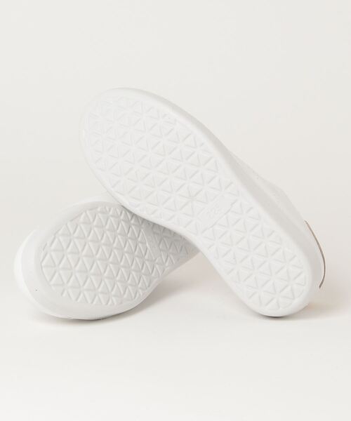 chumchum（チャムチャム）の「BEAR SURFBORDS　レディース　コートスニーカー（スニーカー・レディース・ホワイト/ブラック・23.0cm/23.5cm/24.0cm/24.5cm/22.5cm）」の4枚目の写真