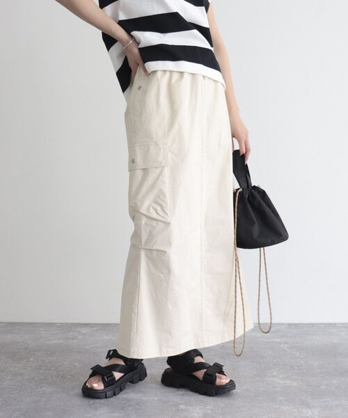 fredy emue（フレディエミュ）の「ロングベイカースカート（スカート・レディース・アイボリー/カーキ・38）」の10枚目の写真