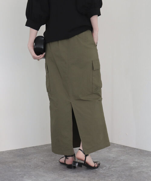 fredy emue（フレディエミュ）の「ロングベイカースカート（スカート・レディース・アイボリー/カーキ・38）」の17枚目の写真