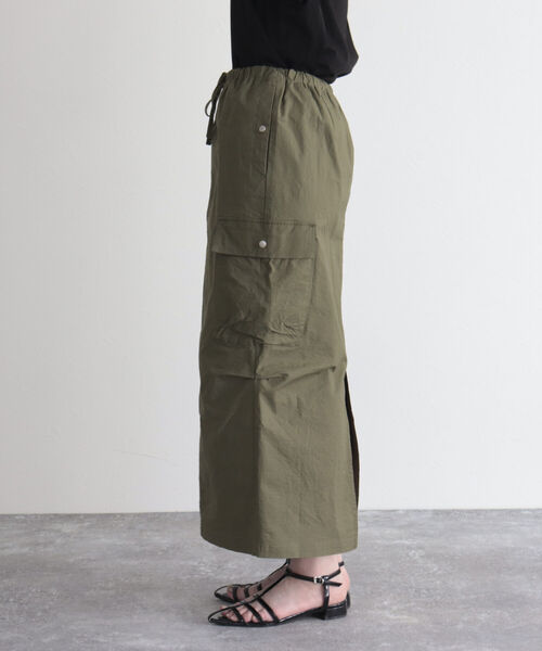 fredy emue（フレディエミュ）の「ロングベイカースカート（スカート・レディース・アイボリー/カーキ・38）」の20枚目の写真