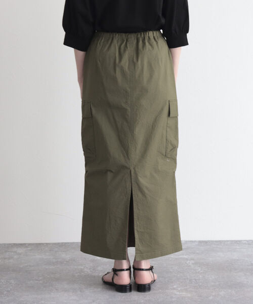 fredy emue（フレディエミュ）の「ロングベイカースカート（スカート・レディース・アイボリー/カーキ・38）」の21枚目の写真