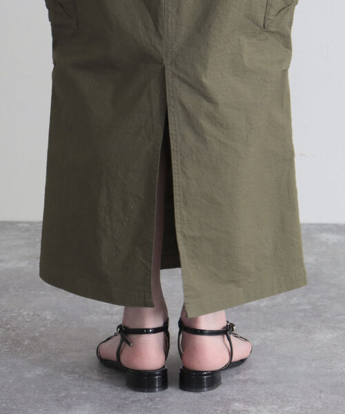 fredy emue（フレディエミュ）の「ロングベイカースカート（スカート・レディース・アイボリー/カーキ・38）」の22枚目の写真