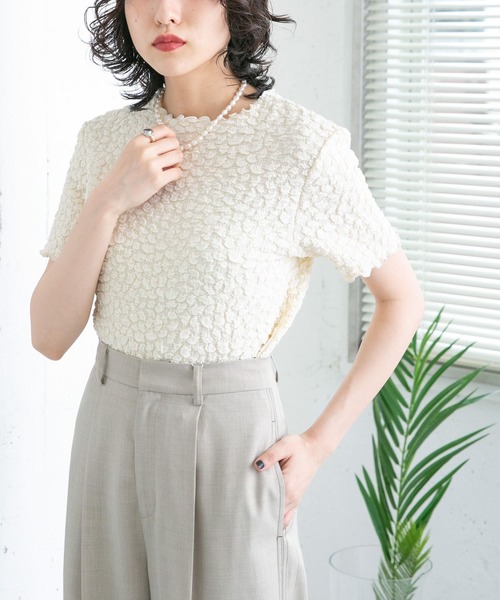 KBF(ケイビーエフ)の「カットジャガードTEE(Tシャツ/カットソー・レディース・イエロー/ブラック/アイボリー・ONE)」の2枚目の写真