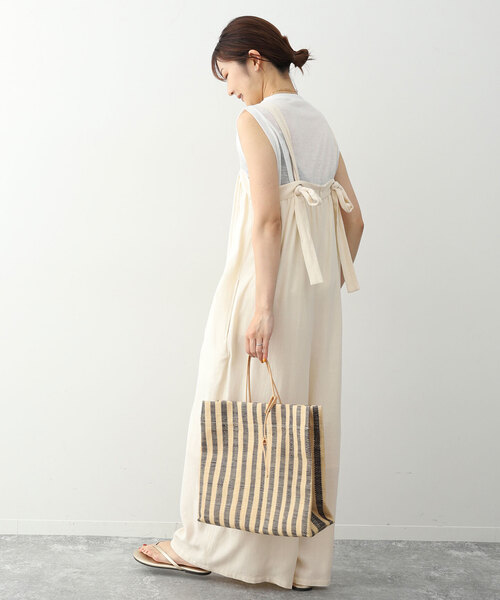 SLOBE IENA(スローブイエナ)の「リネン混ギャザーサロペット(サロペット/オーバーオール・レディース・アイボリー/ベージュ・FREE)」の7枚目の写真