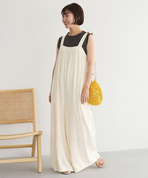SLOBE IENA(スローブイエナ)の「リネン混ギャザーサロペット(サロペット/オーバーオール・レディース・アイボリー/ベージュ・FREE)」の9枚目の写真