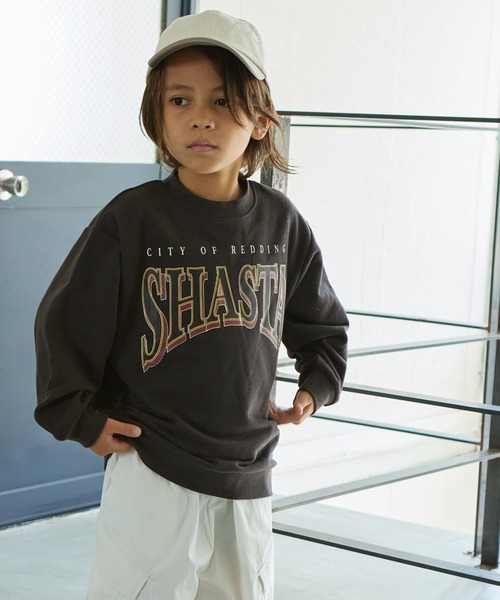 PAIRMANON STREET（ペアマノンストリート）の「【PAIRMANON STREET】裏毛 ビッグシルエット プリント トレーナー（スウェット・キッズ・ブラック系その他4/グレー系その他4/ブラック系その他2/レッド系その他/マスタード/グレー系その他/レッド系その他2/グレー系その他2/パープル系その他3/レッド系その他3/グレー系その他5/イエロー系その他/ブラック系その他3/ブラック/グレー系その他3/ピンク系その他2/パープル系その他2/ピンク系その他/グレー/パープル系その他・140/100/120/130/150/90/110）」の3枚目の写真