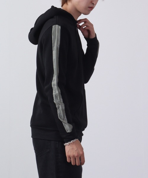 FUNALIVE（ファンアライブ）の「Sleeve line brushed pullover hoodie / 袖ライン裏起毛プルオーバーパーカー/フーディー unisex（パーカー・メンズ・ブラック・L/M）」の8枚目の写真
