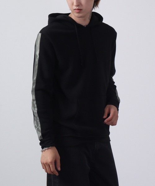 FUNALIVE（ファンアライブ）の「Sleeve line brushed pullover hoodie / 袖ライン裏起毛プルオーバーパーカー/フーディー unisex（パーカー・メンズ・ブラック・L/M）」の7枚目の写真
