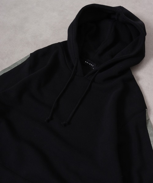 FUNALIVE（ファンアライブ）の「Sleeve line brushed pullover hoodie / 袖ライン裏起毛プルオーバーパーカー/フーディー unisex（パーカー・メンズ・ブラック・L/M）」の4枚目の写真