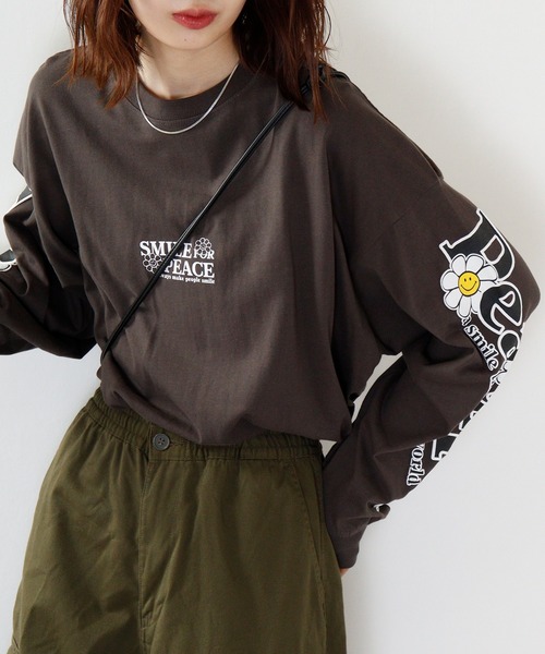 FUNALIVE（ファンアライブ）の「SMILEY FACE 別注　ワイドロングTシャツ（Tシャツ/カットソー・メンズ・ブラック系その他3/ホワイト系その他3/ブラック系その他2/ホワイト/ライトブラック/ブラック/インディゴブルー/ホワイト系その他2/パープル/グリーン/アッシュ/グレイッシュベージュ/ブラック系その他4/ブラック系その他5/ホワイト系その他5/ピンク系その他/ホワイト系その他4/グリーン系その他/ブルー系その他/スミクロ・M/L/LL/3L/4L）」の9枚目の写真