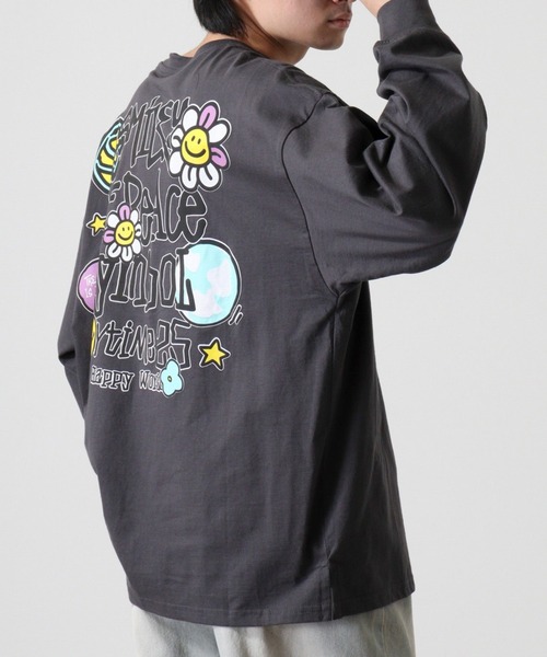 FUNALIVE（ファンアライブ）の「SMILEY FACE 別注　ワイドロングTシャツ（Tシャツ/カットソー・メンズ・ブラック系その他3/ホワイト系その他3/ブラック系その他2/ホワイト/ライトブラック/ブラック/インディゴブルー/ホワイト系その他2/パープル/グリーン/アッシュ/グレイッシュベージュ/ブラック系その他4/ブラック系その他5/ホワイト系その他5/ピンク系その他/ホワイト系その他4/グリーン系その他/ブルー系その他/スミクロ・M/L/LL/3L/4L）」の10枚目の写真