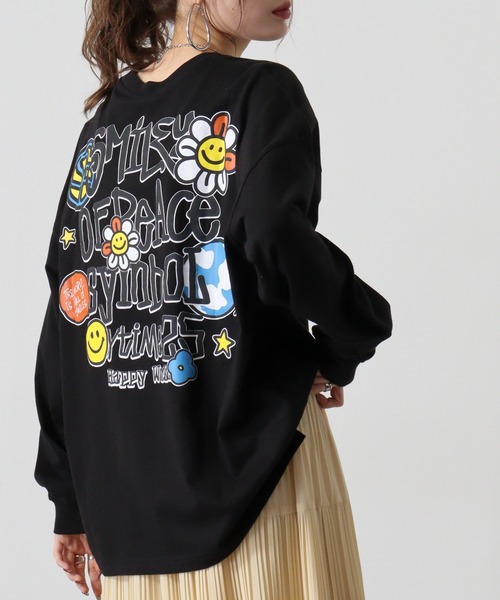 FUNALIVE（ファンアライブ）の「SMILEY FACE 別注　ワイドロングTシャツ（Tシャツ/カットソー・メンズ・ブラック系その他3/ホワイト系その他3/ブラック系その他2/ホワイト/ライトブラック/ブラック/インディゴブルー/ホワイト系その他2/パープル/グリーン/アッシュ/グレイッシュベージュ/ブラック系その他4/ブラック系その他5/ホワイト系その他5/ピンク系その他/ホワイト系その他4/グリーン系その他/ブルー系その他/スミクロ・M/L/LL/3L/4L）」の2枚目の写真