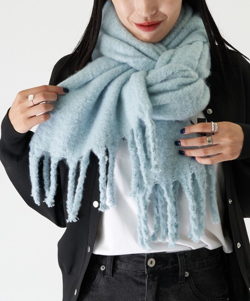 COLONY 2139（コロニートゥーワンスリーナイン）の「静電気防止バルキーフリンジストール（ストール/ショール・レディース・チャコールグレー/ブルー/アイボリー/イエロー・FREE）」の4枚目の写真