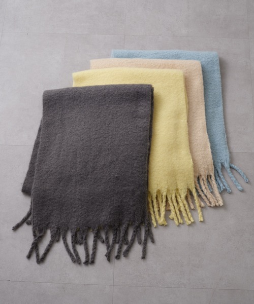 COLONY 2139（コロニートゥーワンスリーナイン）の「静電気防止バルキーフリンジストール（ストール/ショール・レディース・チャコールグレー/ブルー/アイボリー/イエロー・FREE）」の5枚目の写真