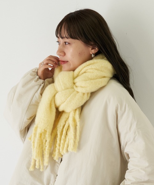 COLONY 2139（コロニートゥーワンスリーナイン）の「静電気防止バルキーフリンジストール（ストール/ショール・レディース・チャコールグレー/ブルー/アイボリー/イエロー・FREE）」の19枚目の写真