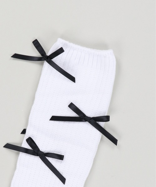SPINNS（スピンズ）の「リボン付き ルーズソックス（ソックス/靴下・レディース・ホワイト×ブラック/ブラック×シルバー・ONESIZE）」の16枚目の写真