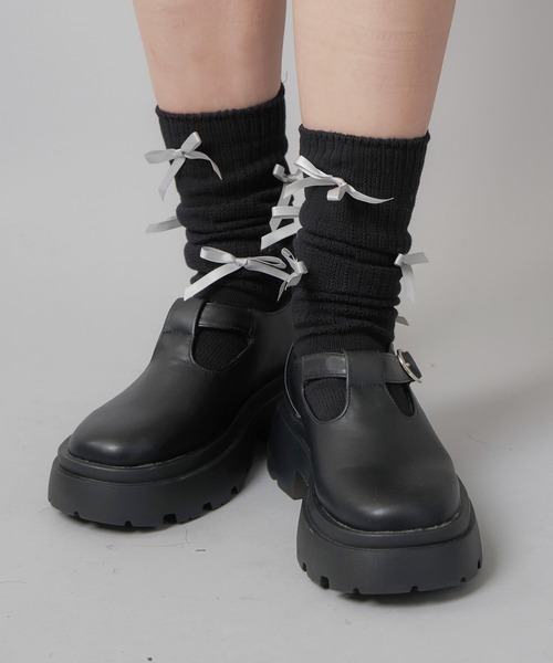 SPINNS（スピンズ）の「リボン付き ルーズソックス（ソックス/靴下・レディース・ホワイト×ブラック/ブラック×シルバー・ONESIZE）」の9枚目の写真