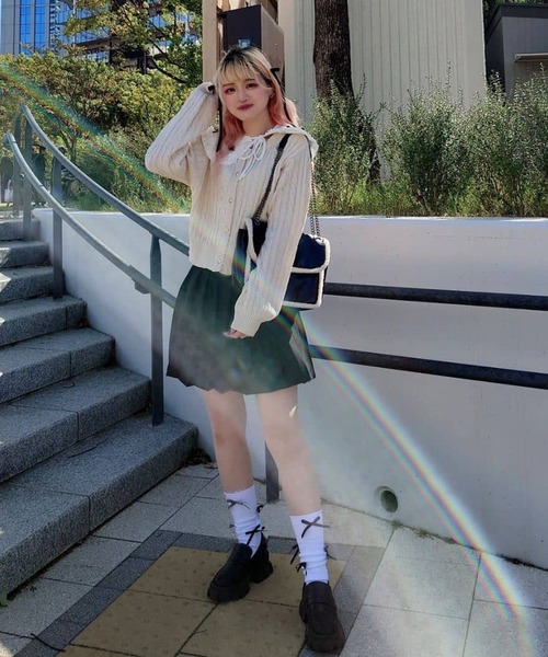 SPINNS（スピンズ）の「リボン付き ルーズソックス（ソックス/靴下・レディース・ホワイト×ブラック/ブラック×シルバー・ONESIZE）」の7枚目の写真