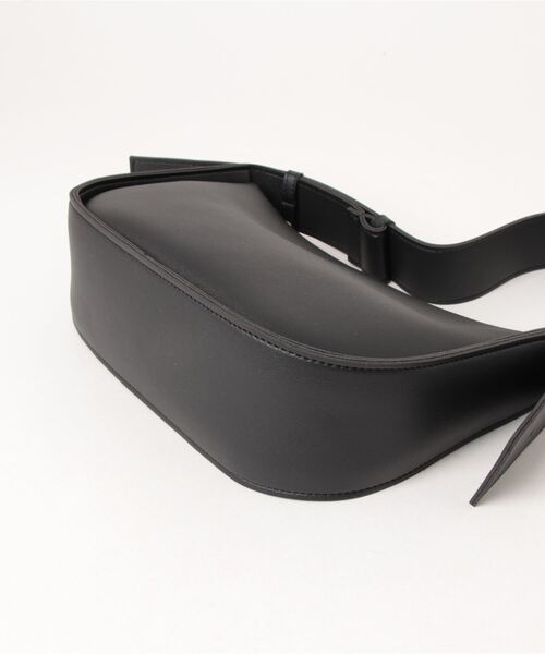 Thevon（ゼボン）の「ムーン合皮ショルダーバッグ（ショルダーバッグ・レディース・ブラック/ブラウン/ベージュ・FREE）」の5枚目の写真