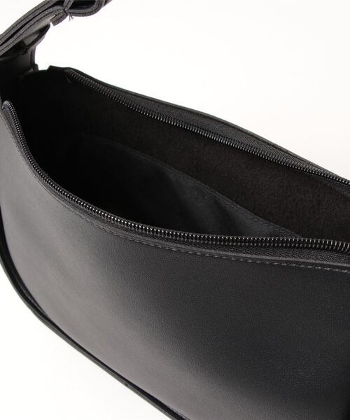 Thevon（ゼボン）の「ムーン合皮ショルダーバッグ（ショルダーバッグ・レディース・ブラック/ブラウン/ベージュ・FREE）」の6枚目の写真