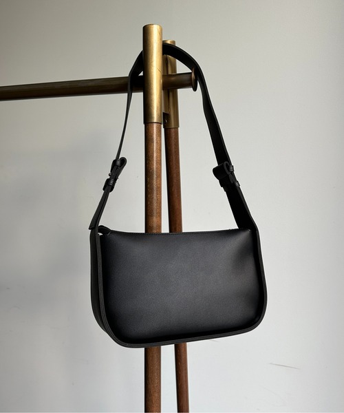 Thevon（ゼボン）の「ムーン合皮ショルダーバッグ（ショルダーバッグ・レディース・ブラック/ブラウン/ベージュ・FREE）」の10枚目の写真