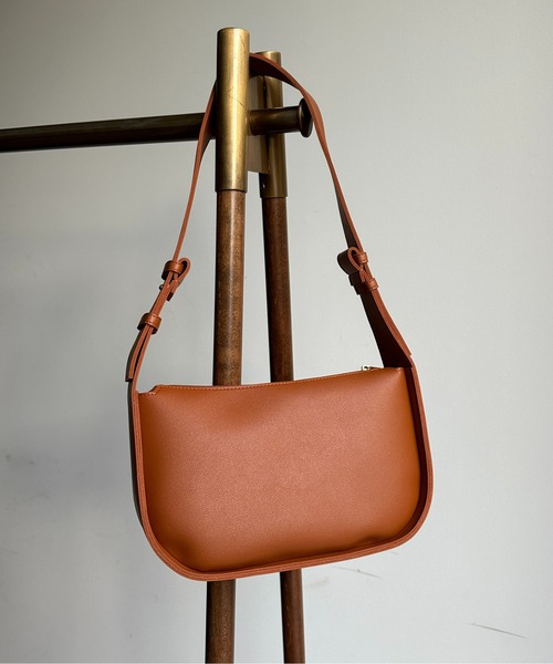 Thevon（ゼボン）の「ムーン合皮ショルダーバッグ（ショルダーバッグ・レディース・ブラック/ブラウン/ベージュ・FREE）」の17枚目の写真