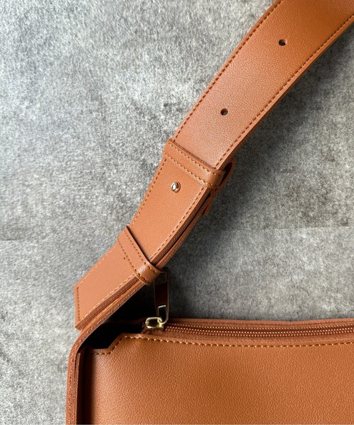 Thevon（ゼボン）の「ムーン合皮ショルダーバッグ（ショルダーバッグ・レディース・ブラック/ブラウン/ベージュ・FREE）」の19枚目の写真