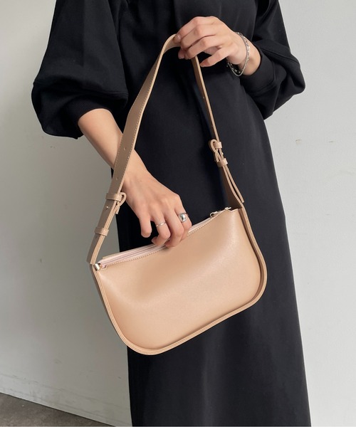 Thevon（ゼボン）の「ムーン合皮ショルダーバッグ（ショルダーバッグ・レディース・ブラック/ブラウン/ベージュ・FREE）」の21枚目の写真