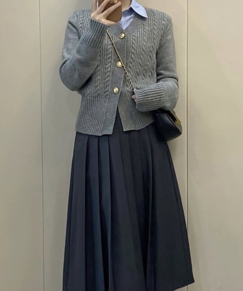 MAISON DE THERESE(メゾン ド テレーズ)の「ボタン開 ケーブルニットカーディガン セーター ボレロ(カーディガン/ボレロ・レディース・ブルー/グレー/レッド・FREE)」の19枚目の写真