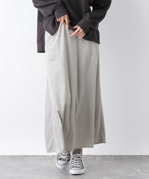GLOBAL WORK（グローバルワーク）の「クラッシュベロアスカート/976939（スカート・レディース・グレイッシュベージュ/ブルー/ブラック・MEDIUM/LARGE）」の15枚目の写真