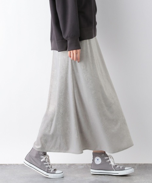 GLOBAL WORK（グローバルワーク）の「クラッシュベロアスカート/976939（スカート・レディース・グレイッシュベージュ/ブルー/ブラック・MEDIUM/LARGE）」の16枚目の写真