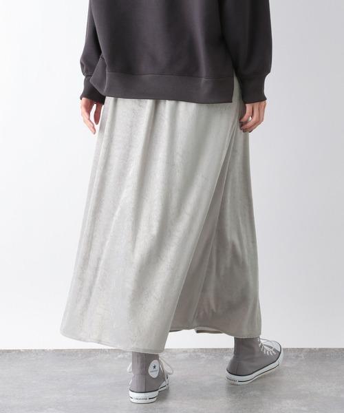 GLOBAL WORK（グローバルワーク）の「クラッシュベロアスカート/976939（スカート・レディース・グレイッシュベージュ/ブルー/ブラック・MEDIUM/LARGE）」の17枚目の写真