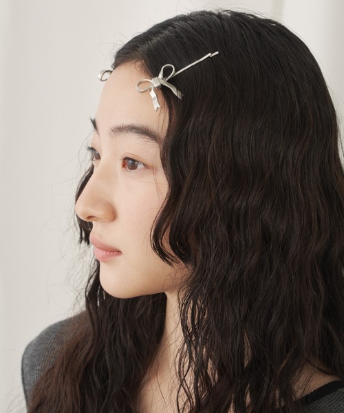 GIUNON(ジウノン)の「ribbon hair pin / リボンヘアピン(ヘアピン・レディース・シルバー/ゴールド・FREE)」の2枚目の写真