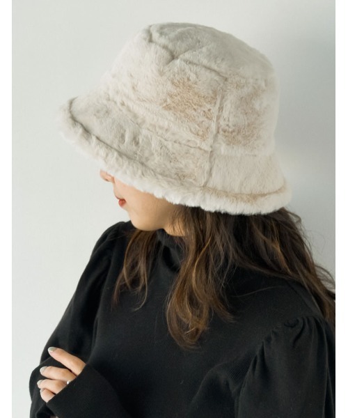 Re:EDIT（リエディ）の「シンプルフェイクファーバケットハット（ハット・レディース・アイボリー/ブラック・FREE）」の2枚目の写真