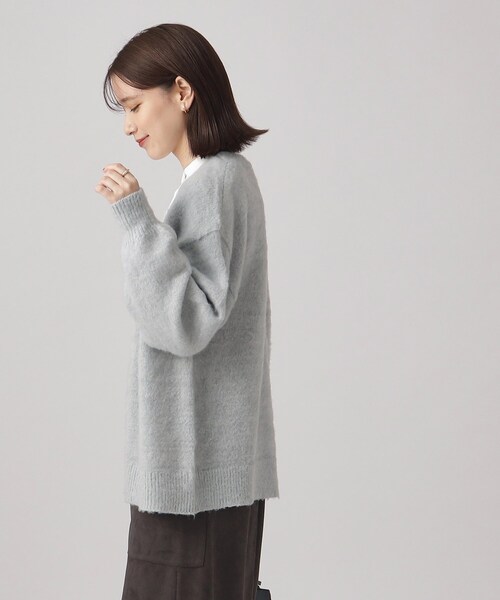 SHOO・LA・RUE（シューラルー）の「◆ふわふわフェミニン Vネックニットカーディガン（カーディガン/ボレロ・レディース・ライトグレー/ベージュ/ピンク系・00）」の16枚目の写真