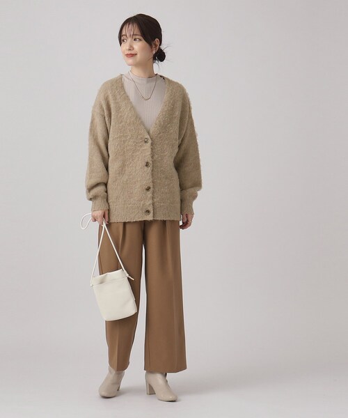 SHOO・LA・RUE（シューラルー）の「◆ふわふわフェミニン Vネックニットカーディガン（カーディガン/ボレロ・レディース・ライトグレー/ベージュ/ピンク系・00）」の17枚目の写真