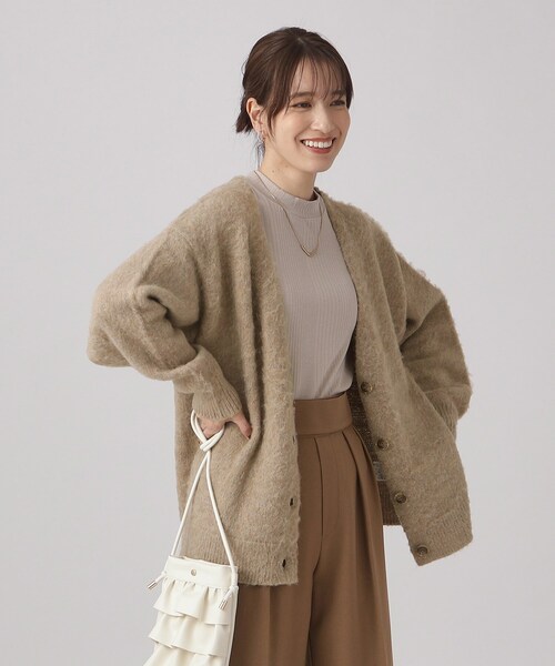 SHOO・LA・RUE（シューラルー）の「◆ふわふわフェミニン Vネックニットカーディガン（カーディガン/ボレロ・レディース・ライトグレー/ベージュ/ピンク系・00）」の18枚目の写真