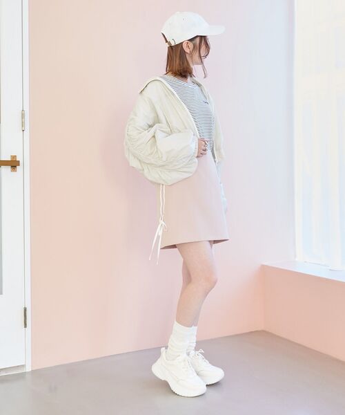 MAJESTIC LEGON(マジェスティックレゴン)の「ラインショートブルゾン(ブルゾン・レディース・グレー/アイボリー/ピンク・MEDIUM)」の13枚目の写真
