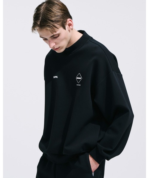 F.C.Real Bristol(エフシーレアルブリストル)の「TECH SWEAT TEAM CREWNECK BAGGY TOP(スウェット・メンズ・ブラック/オフホワイト/グレー・X-LARGE/LARGE/MEDIUM/SMALL)」の3枚目の写真